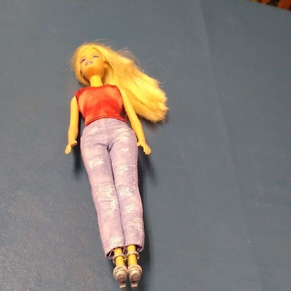 2010 Mattel Barbie Doll with Red Top and Purple Pants Gray Heels - Picture 1 of 3